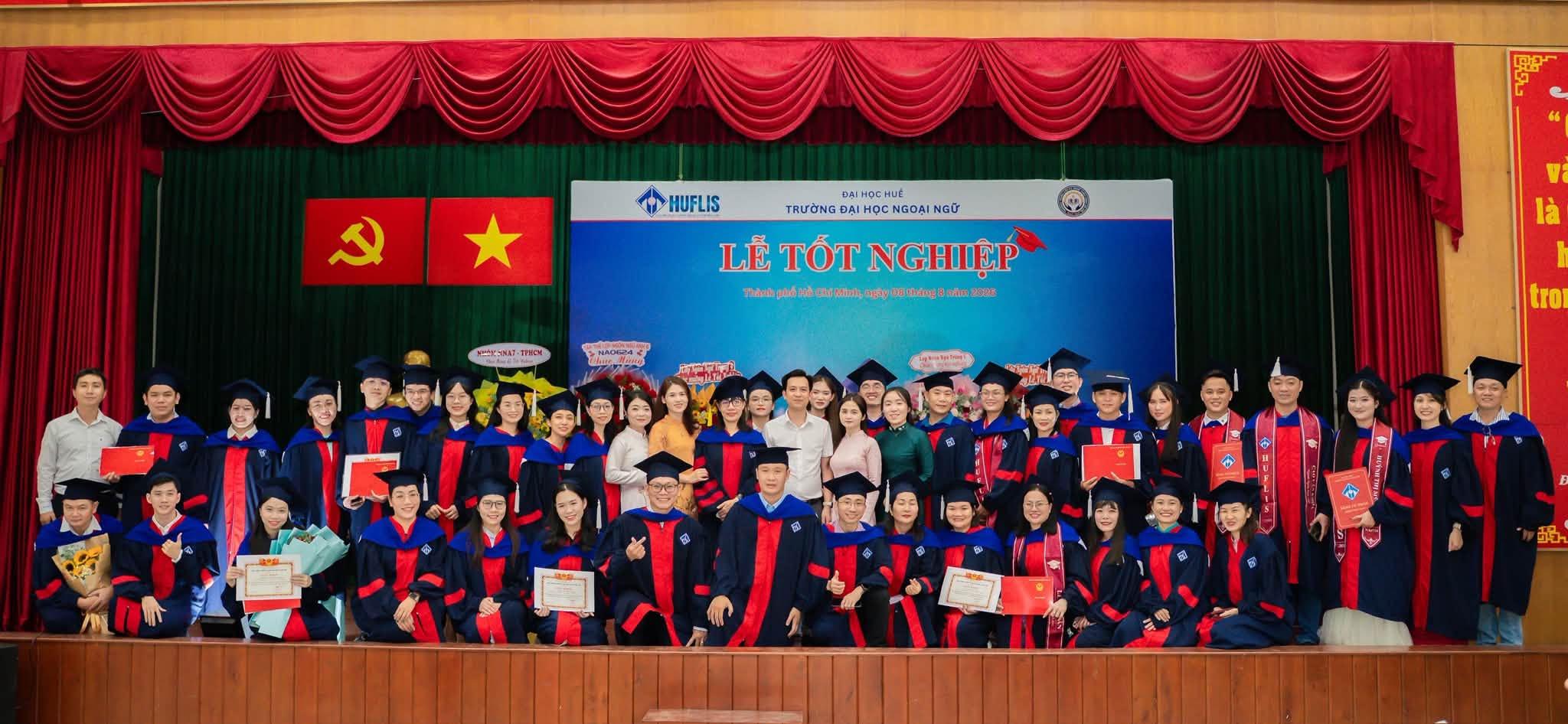 Lễ Trao Bằng Cử Nhân Ngôn Ngữ Anh Online VB2 Tại TP.HCM